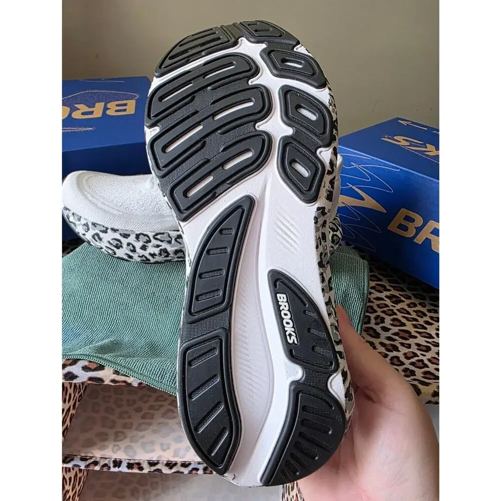 Limited Brooks Revel 9 Running Shoes White Leopard Print Women's 9.5 Or 10 NIB - Picture 2 of 15